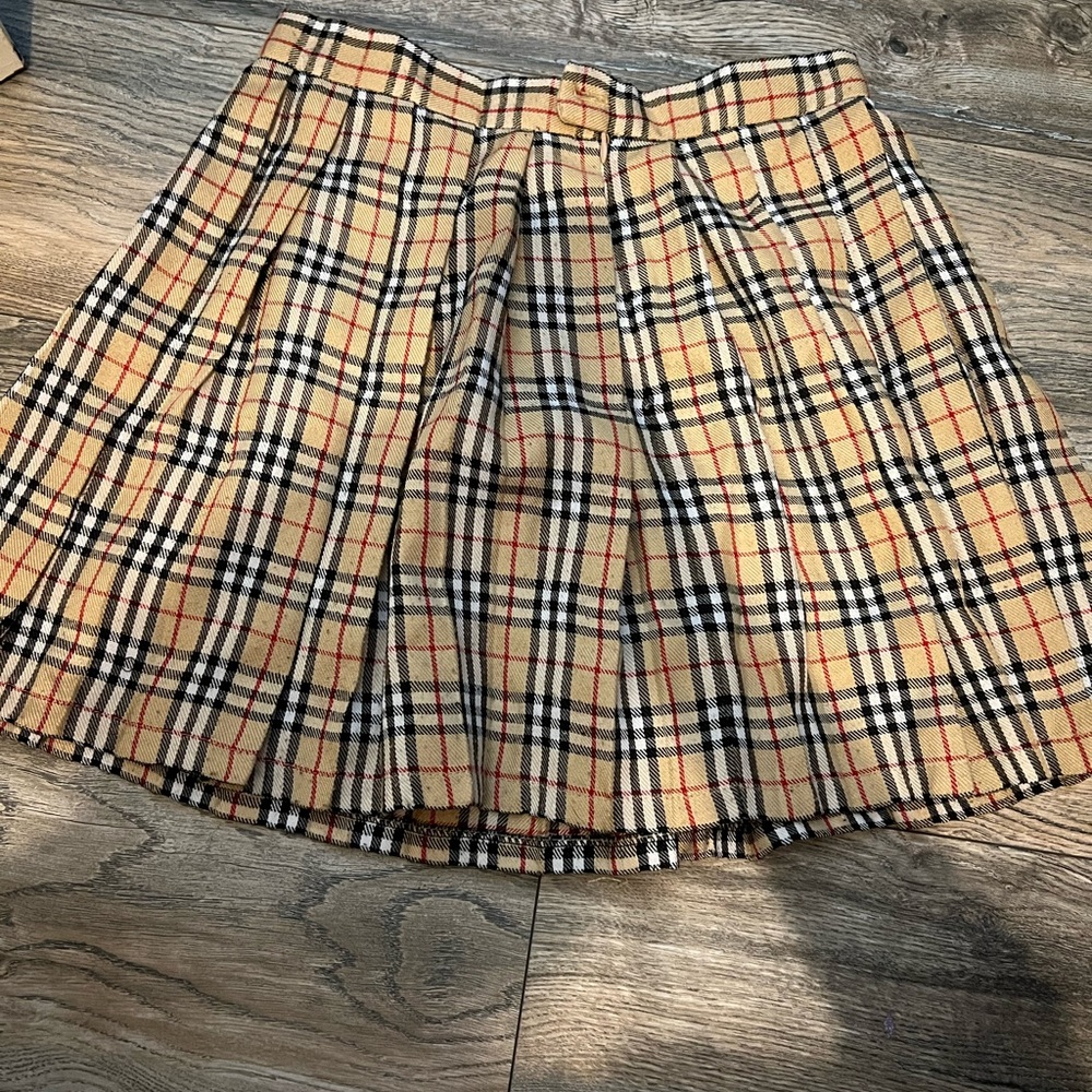 Cute plad skirt